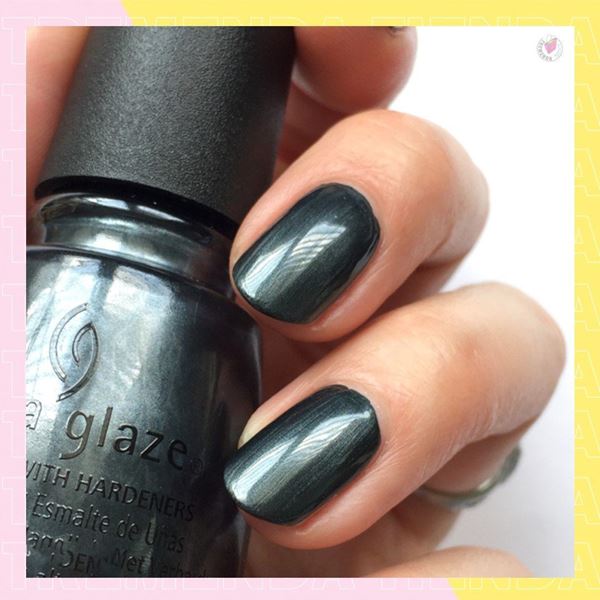 Imagen de Esmalte De Uñas China Glaze Haute & Heavy Gris Oscuro 14ml